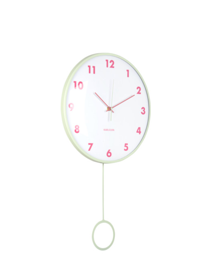 Horloge murale à pendule effrontée
