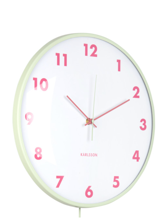 Horloge murale à pendule effrontée