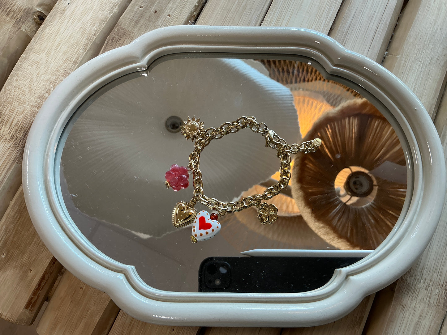 Bracelet doré cœur rouge