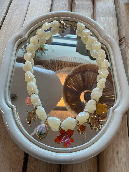 Collier beige fleur orange