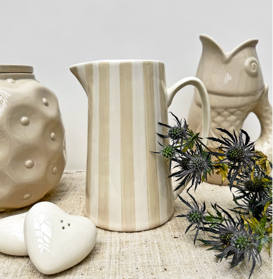 Pichet rayure gm sable L17,8 P12,5 H21,3cm