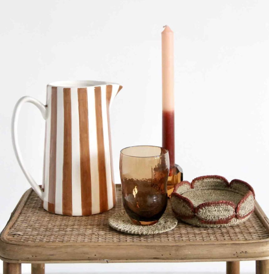 Pichet rayure gm marron L17,8 P12,5 H21,3cm