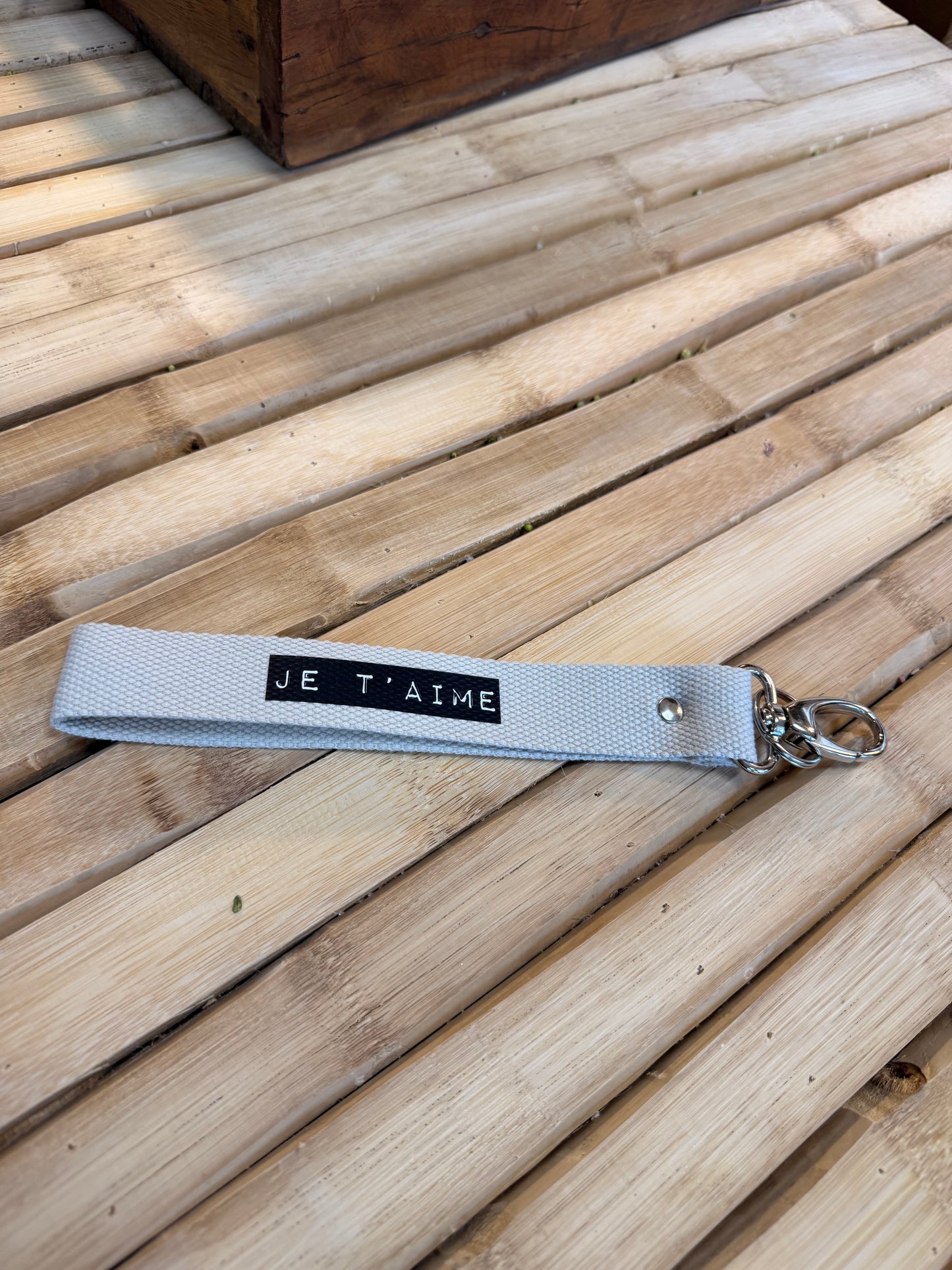 Sangle sable / dymo noir - Je t'aime