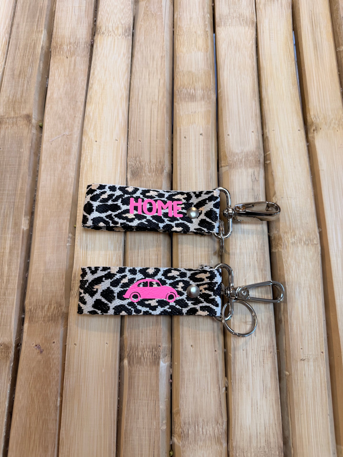 Mini Sangle léopard/rose fluo - home